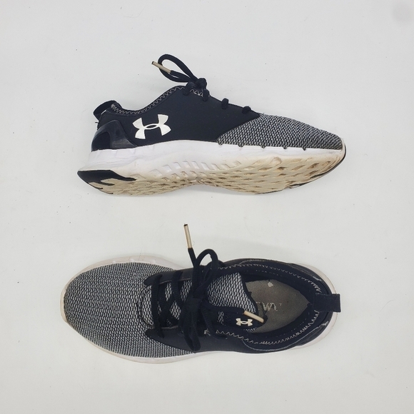 Under Armour Flow RN Grid Women Shoes Size 7 Black Gray 1276683-052 - Picture 8 of 12
